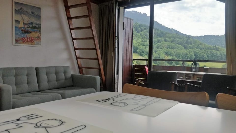 Balcony of lake Geneva Apartment in Haute-Savoie