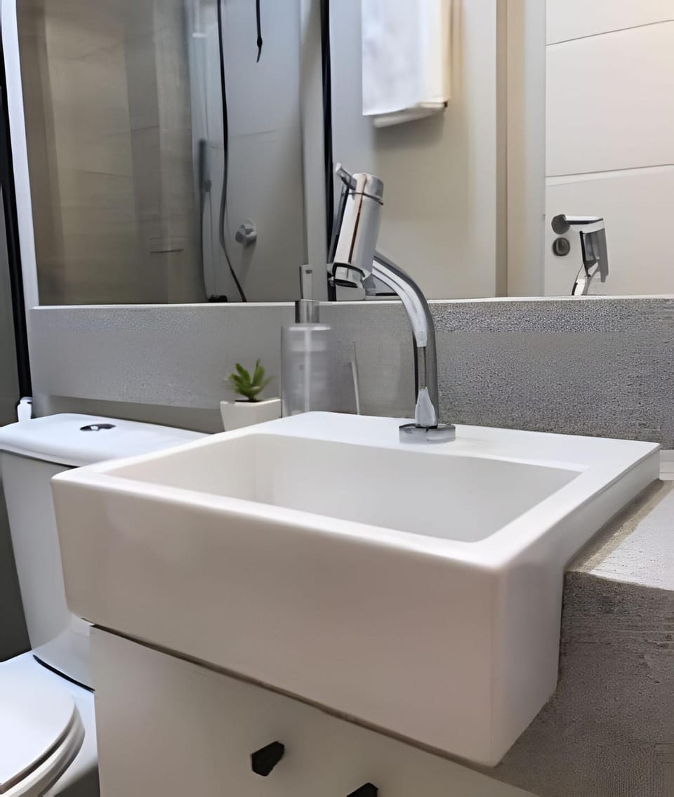 Studio Praia de Botafogo Beach Apartment in Santa Teresa