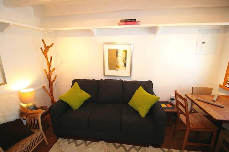 Galisteo Getaway - Courtyard - Near Railyard House in Santa Fe