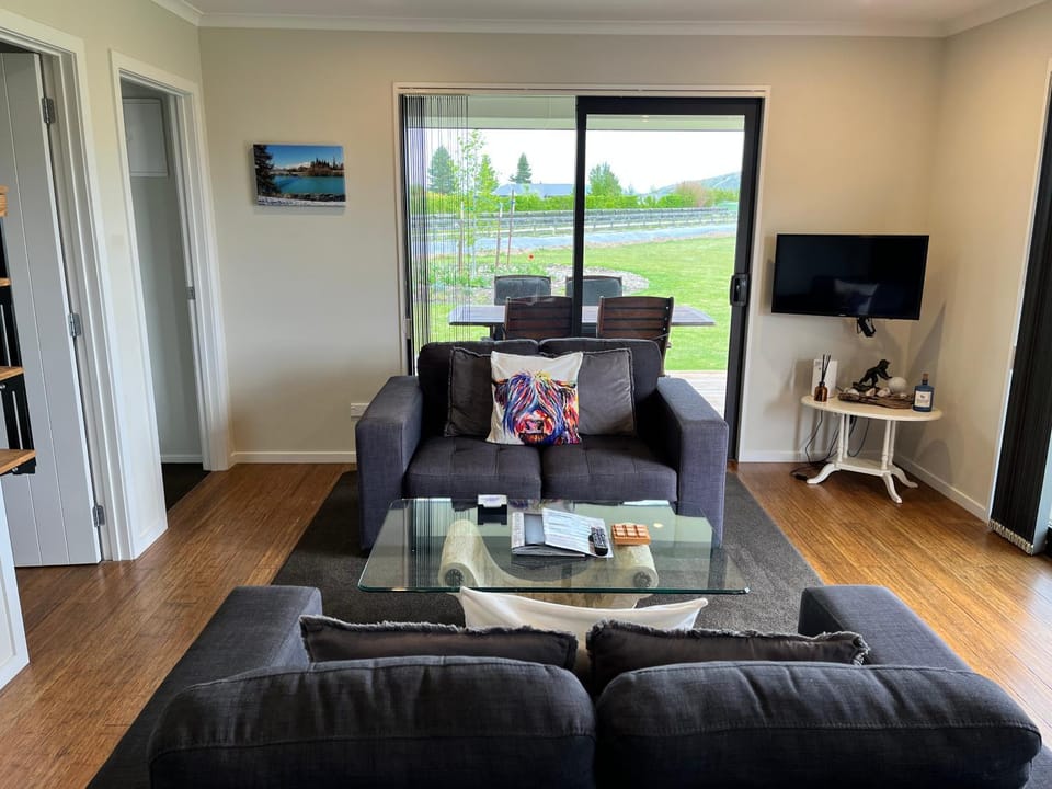 Twizel - Apartment on Woodley Apartment in Twizel