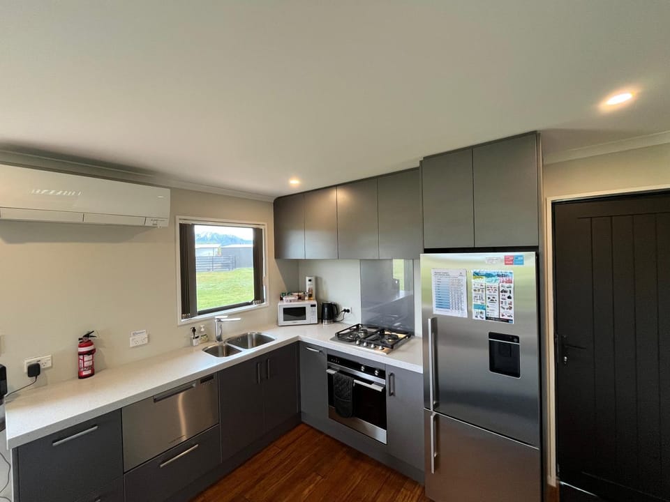 Twizel - Apartment on Woodley Apartment in Twizel