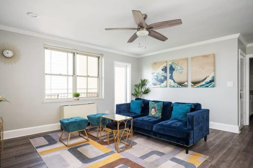 Center Downtown! King Bed! Private Balcony! PT8I House in Atlanta