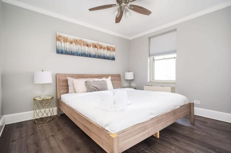 Center Downtown! King Bed! Private Balcony! PT8I House in Atlanta