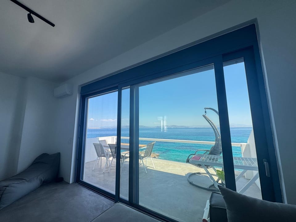 View (from property/room), Balcony/Terrace, Photo of the whole room, Sea view
