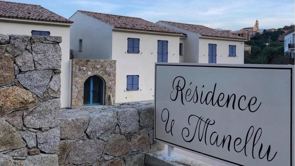 Property logo or sign
