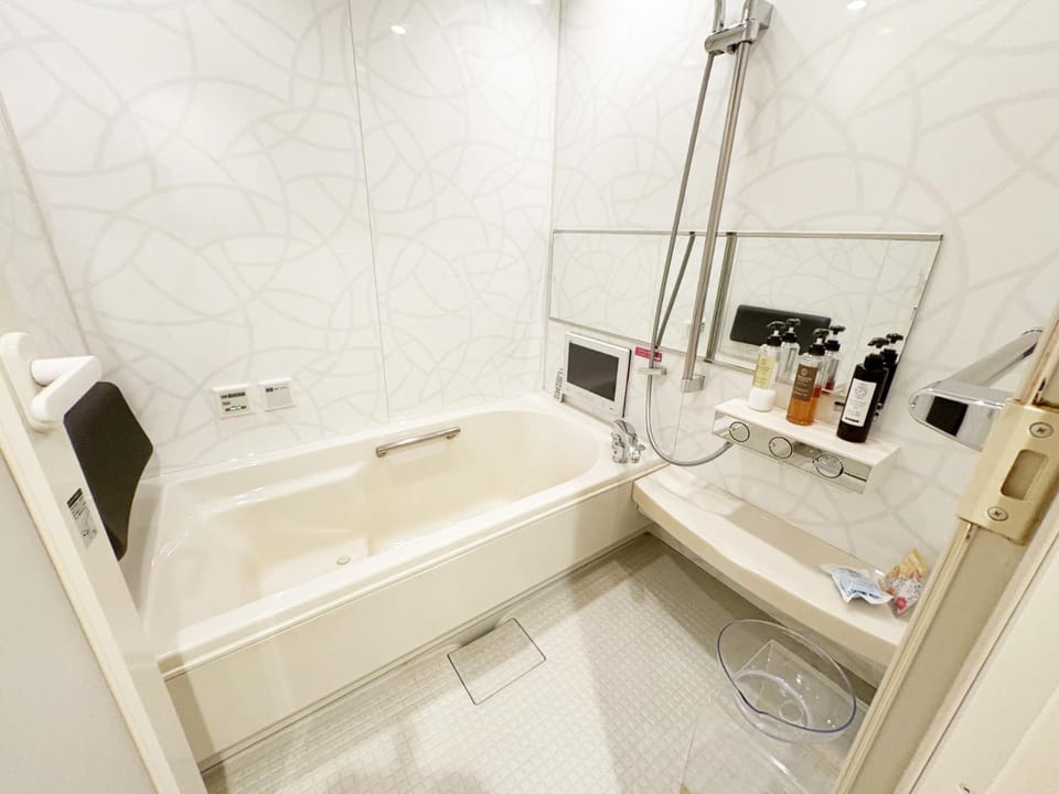 Bathroom, Bath