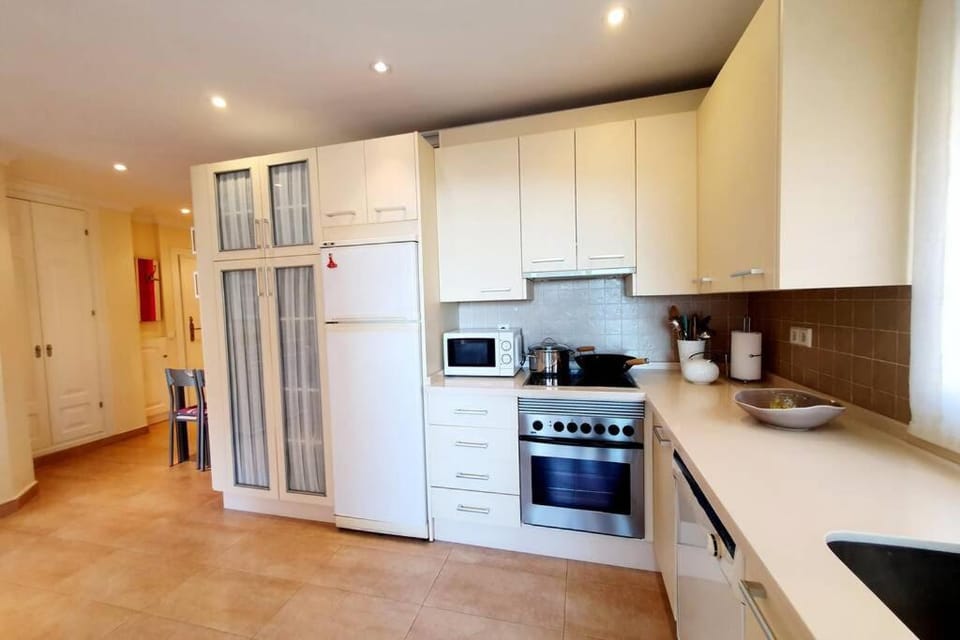 Boliches parking & beach Apartment in Fuengirola