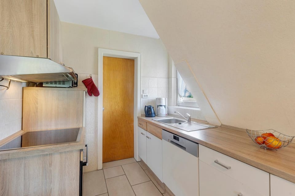 Property building, Kitchen or kitchenette, Living room