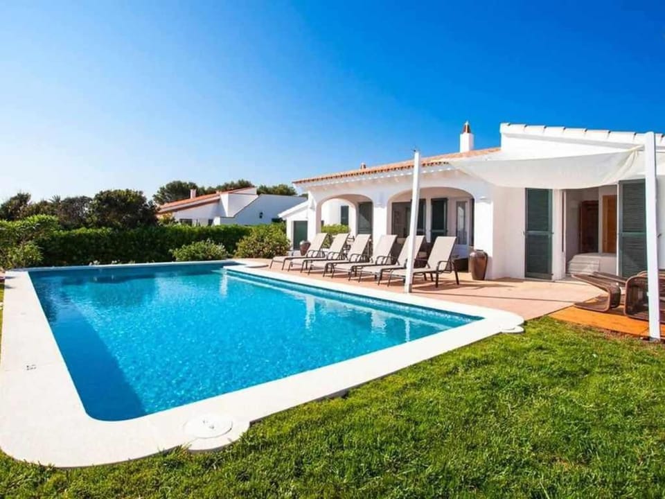 Villa Bini Oran- Gran piscina, vistas al mar Villa in Binibeca