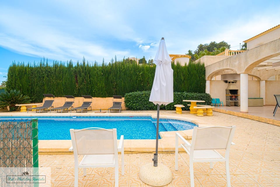 Villa Los Olivos El Poblet Private Pool House in Alacantí