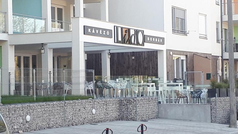 Lounge or bar