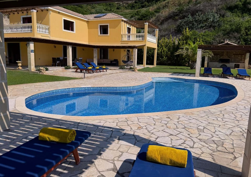 Swimming pool, Swimming pool
