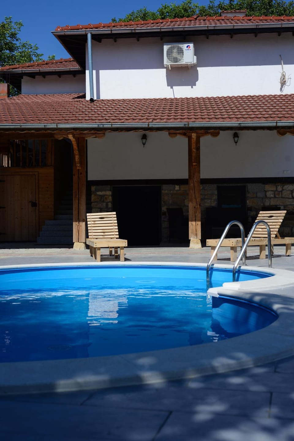 Swimming pool