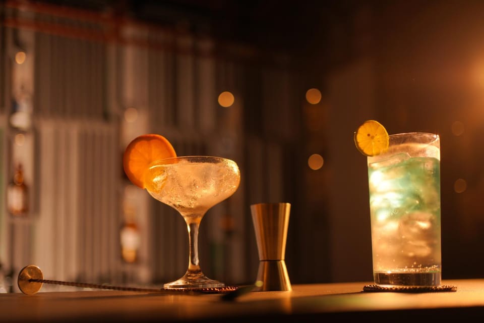 Lounge or bar, Food and drinks, Drinks