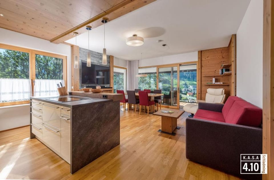 Kitchen or kitchenette, Living room