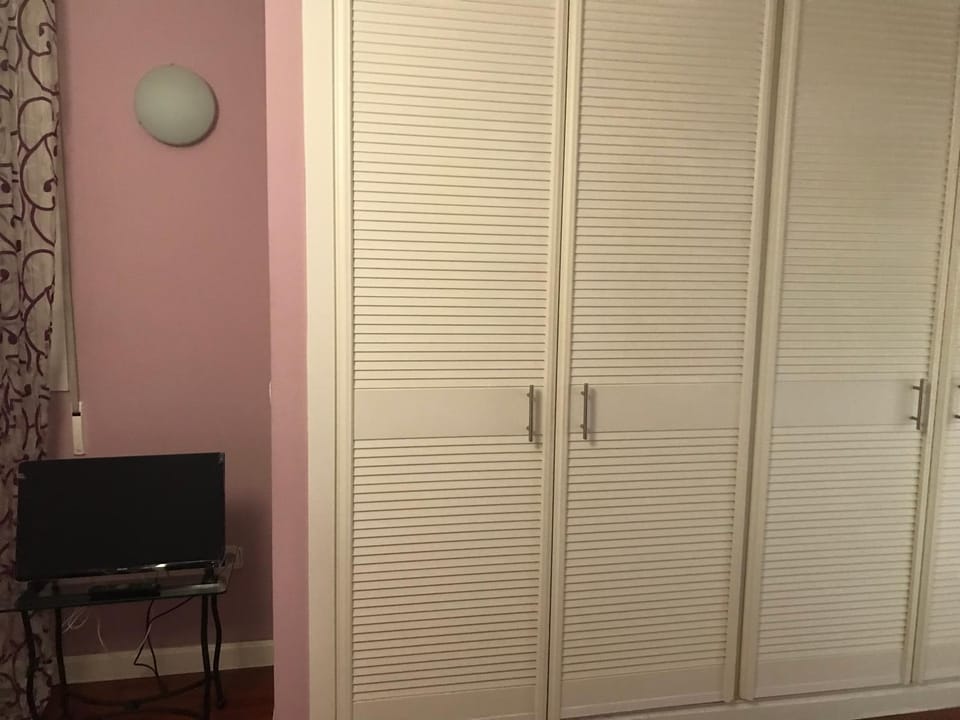 Chalé Barajas Escala Bed and Breakfast in Madrid