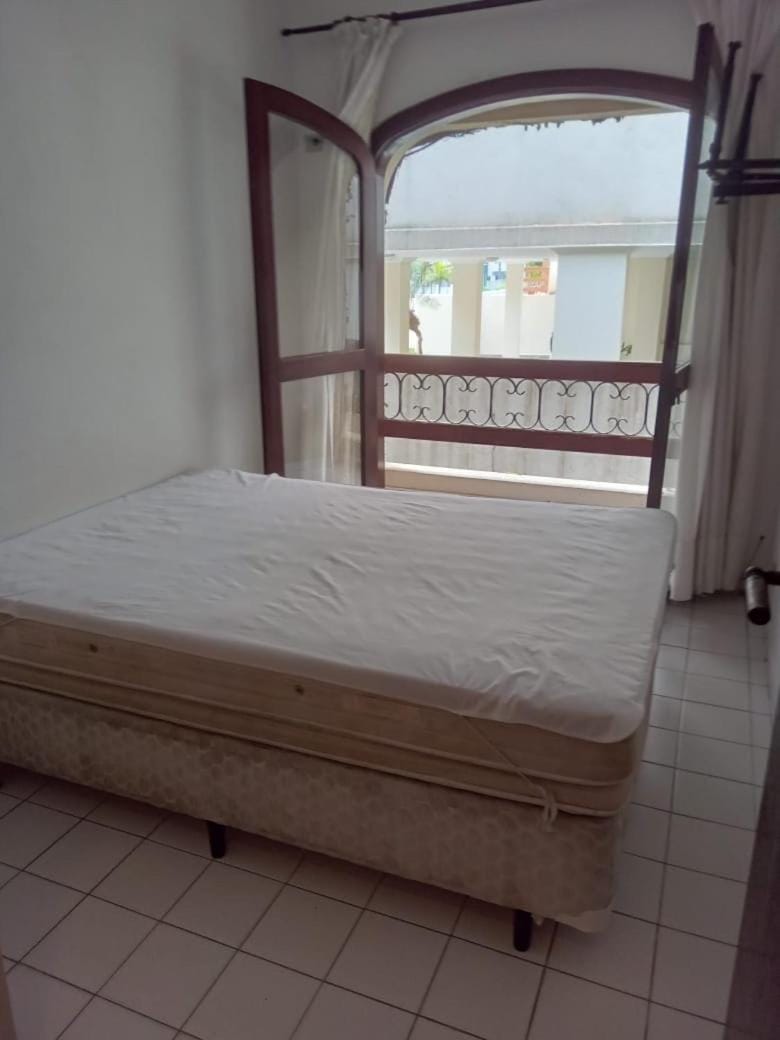 50 Metros da PRAIA da Enseada, poucos passos da MELHOR praia do Guaruja e ao lado de vários estabelecimentos, podendo fazer tudo a pé ! Apartment in State of São Paulo