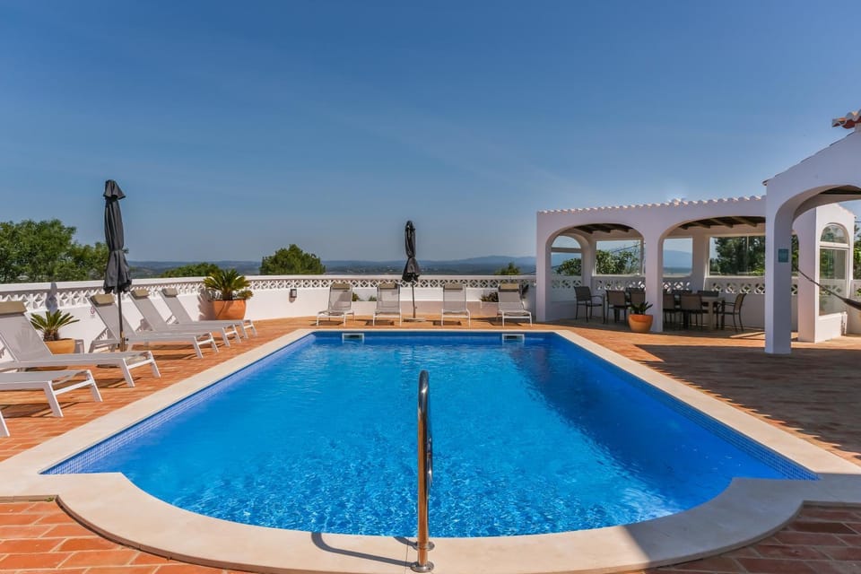 Property building, Day, Garden, Balcony/Terrace, Pool view, Swimming pool, Swimming pool, sunbed