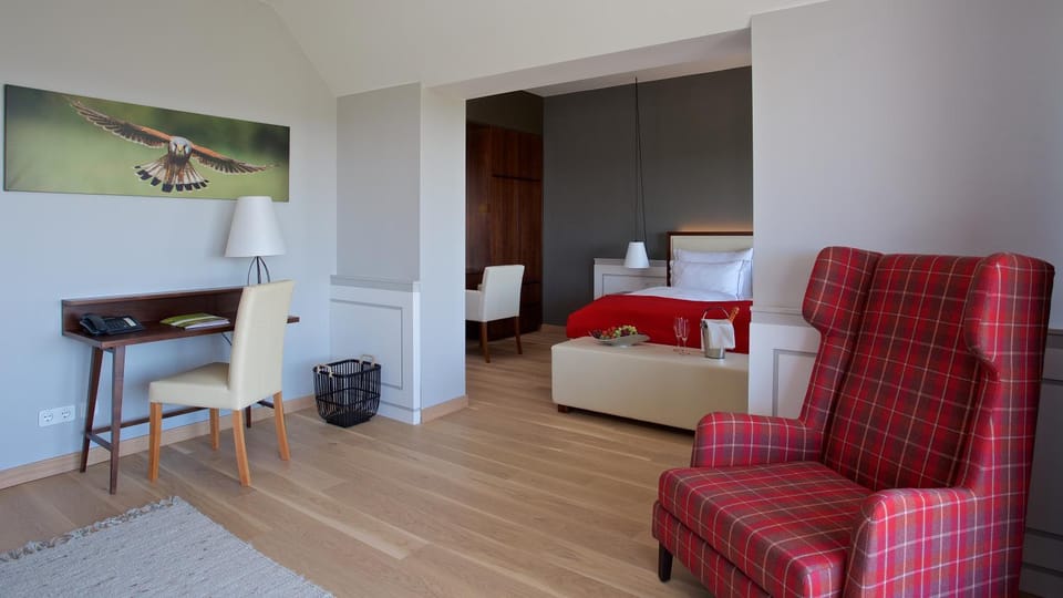Living room, Bedroom