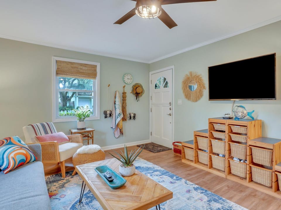 Salt Palms Cottage House in Tybee Island