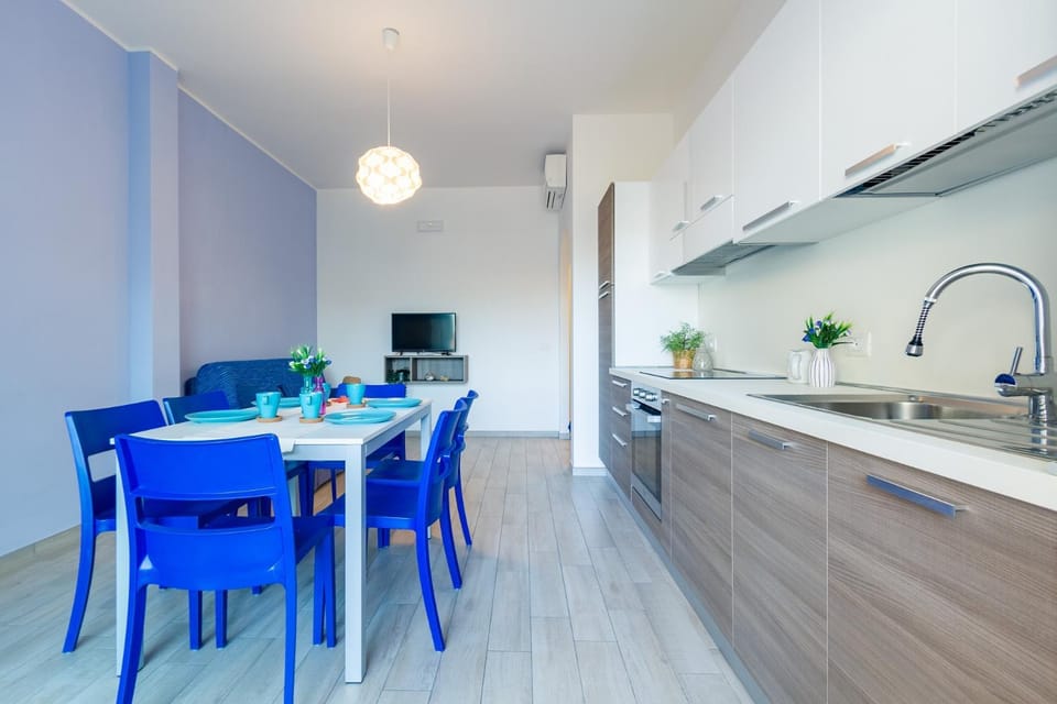 Kitchen or kitchenette, Living room, Dining area