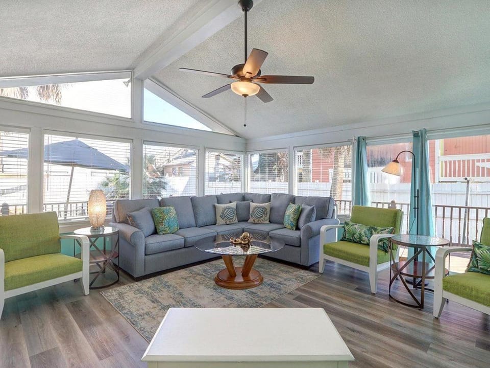Sea Oats Cottage House in Tybee Island