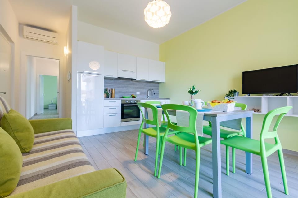 Kitchen or kitchenette, Living room, Dining area