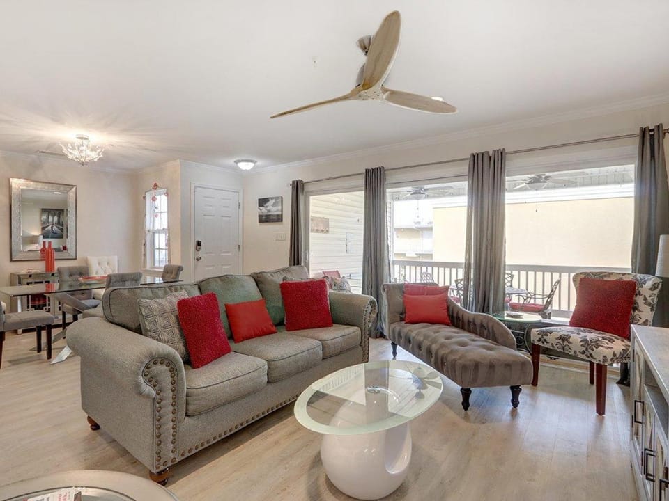 Sweet Location with Sophistication House in Tybee Island