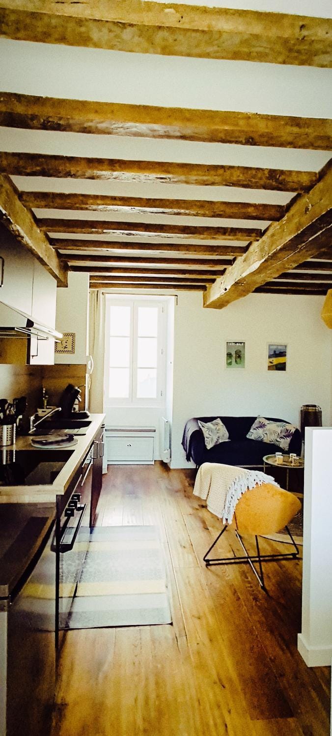 Kitchen or kitchenette, Living room, Dining area