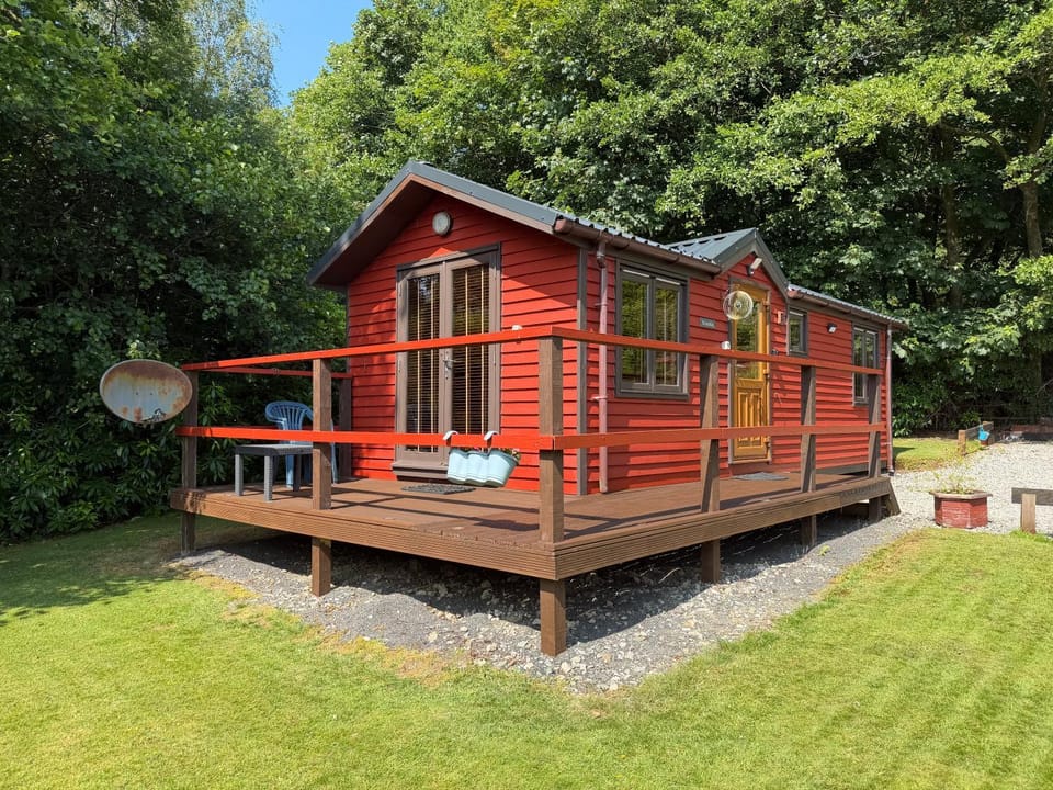 Rashfield Sheilings - Unique Riverside Lodges Nature lodge in Scotland