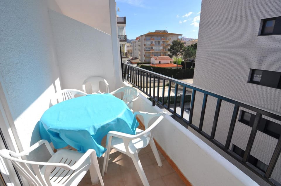 View (from property/room), Balcony/Terrace, Dining area