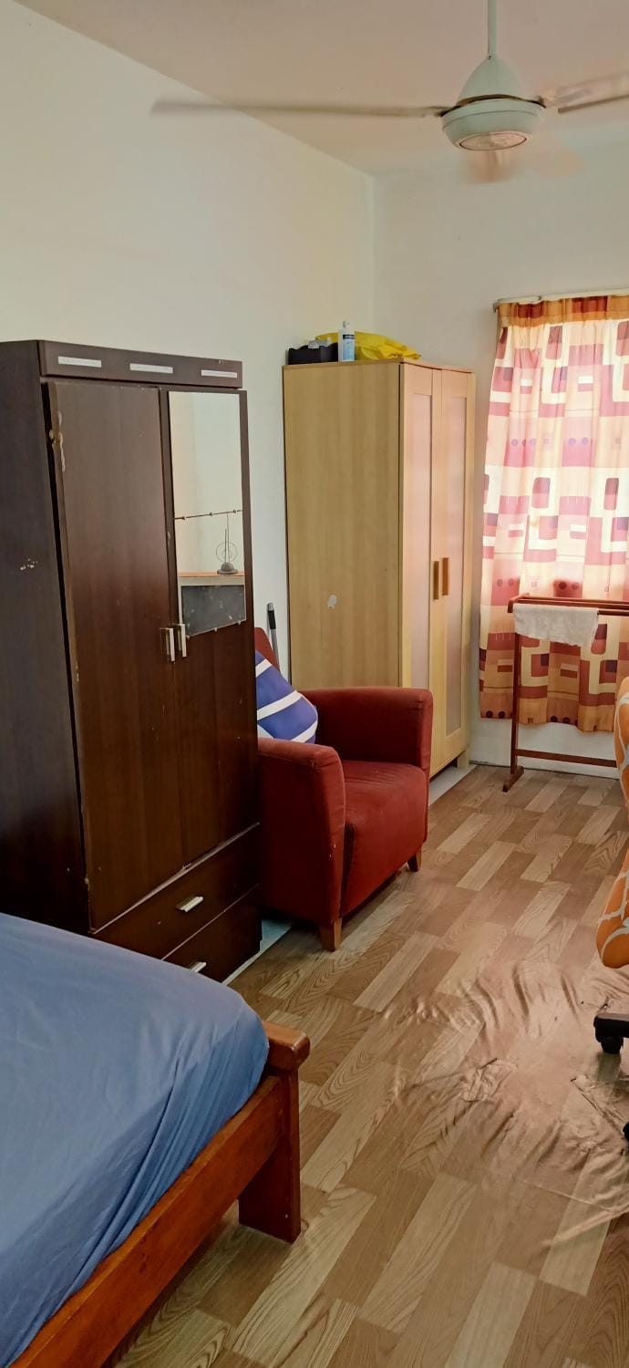 Low Budget SuperSingleBed Bedroom in Aman Puri, Kepong Vacation rental in Selangor, Malaysia