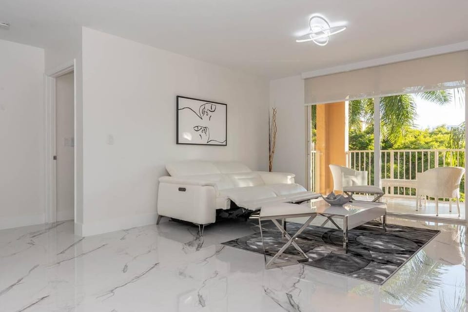 Yacht Club at Aventura Lux 2 Bed 2 Bath Brand New 2021 Apartment in Aventura