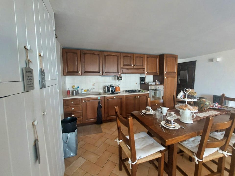 Breakfast, kitchen