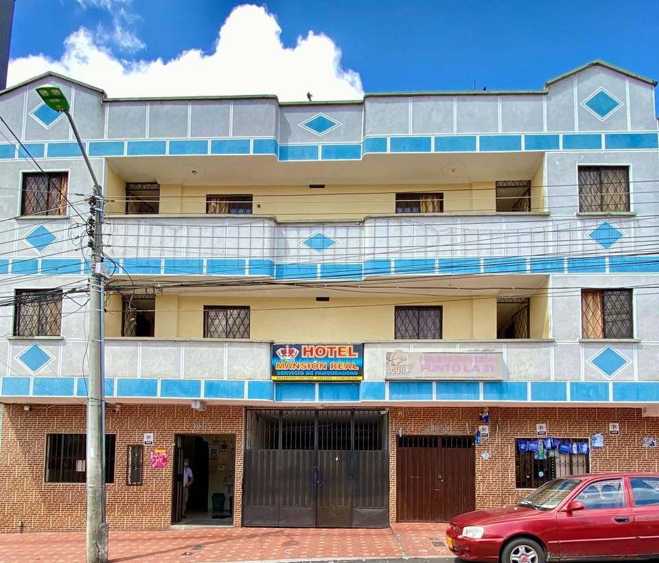Property building, Facade/entrance, Property logo or sign
