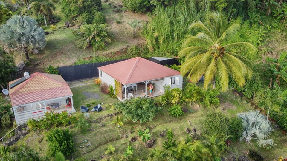 Le Bananier Rouge House in Leeward Islands