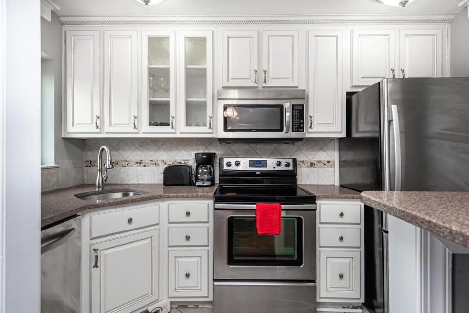 ENTIRE CONDO! Downtown! 24 Concierge! PT9B House in Atlanta