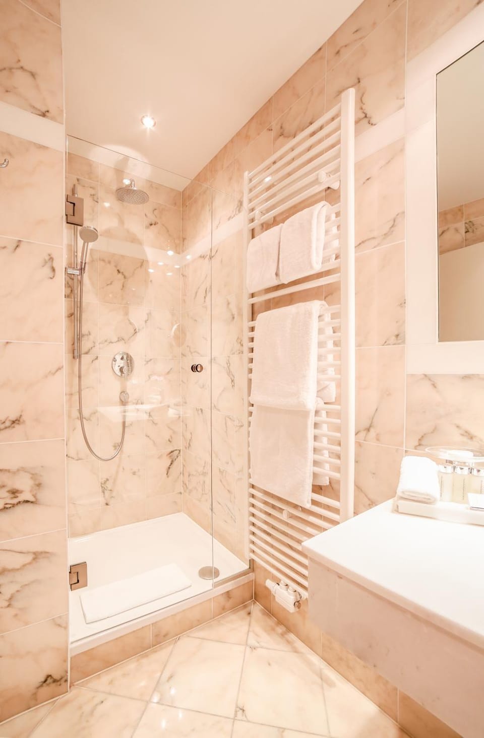 Shower, Bathroom, Photo of the whole room, Decorative detail, Bath, towels