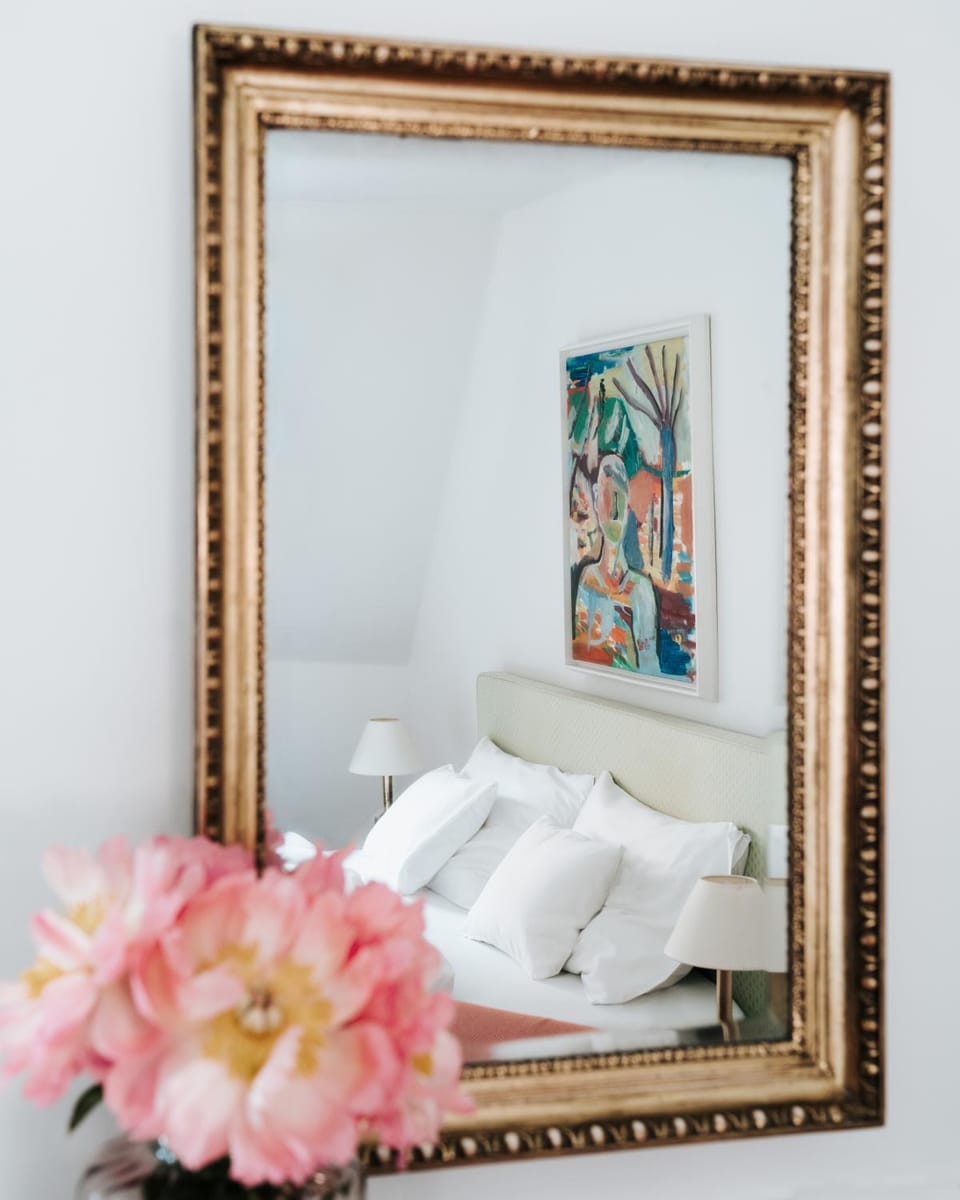 Bed, Photo of the whole room, Decorative detail, Bedroom