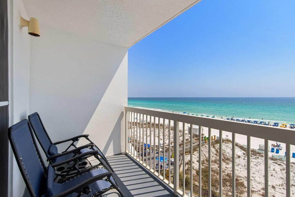Pelican Beach Resort 504 House in Destin