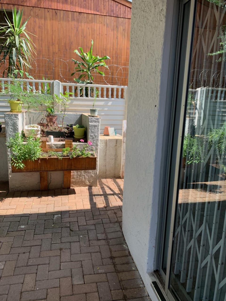 Patio, Facade/entrance