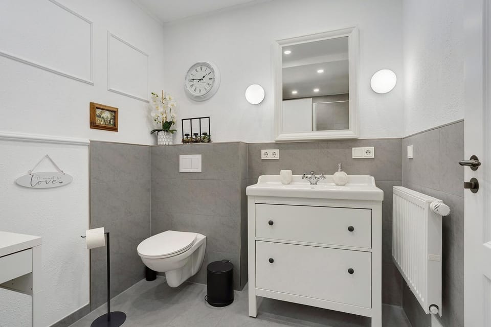 Bathroom, Living room