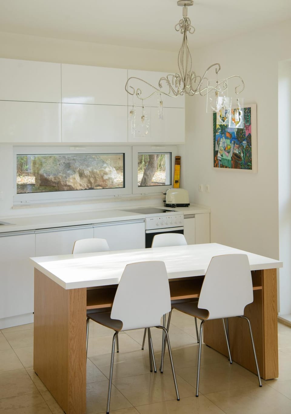 Kitchen or kitchenette, Dining area