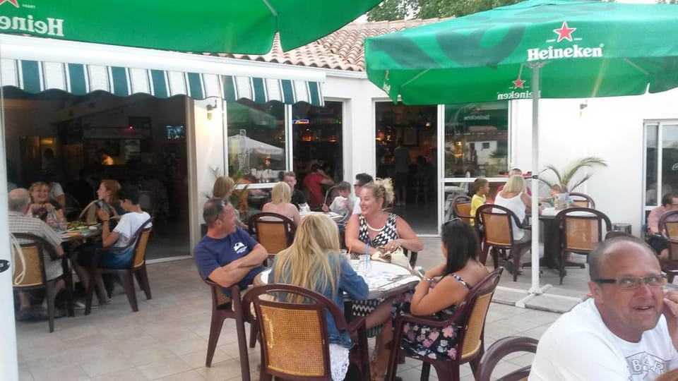 Restaurant/places to eat, Food and drinks