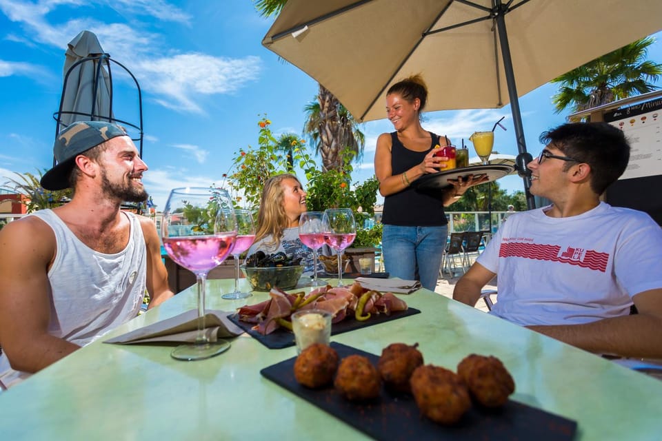 Restaurant/places to eat, Food and drinks