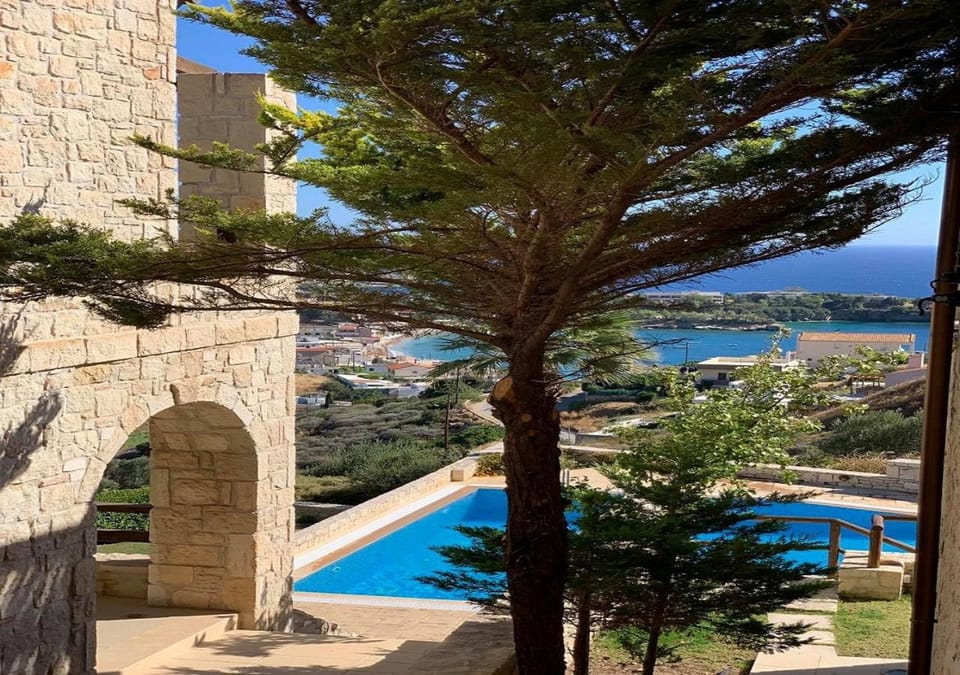 Villa Rafaello with Shared Pool, By IdealStay Villa in Crete