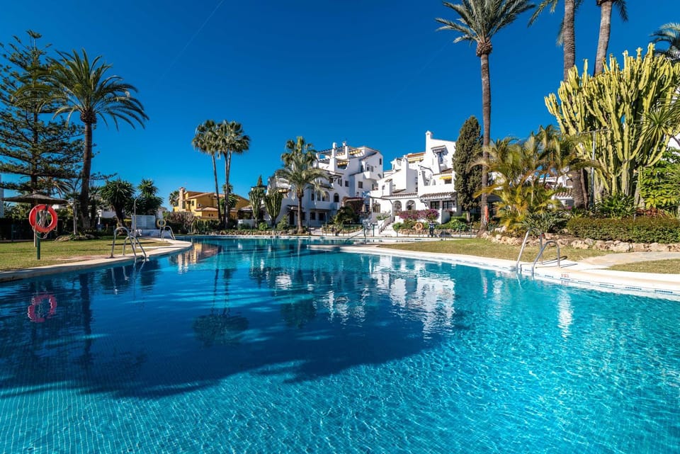 Garden, Swimming pool