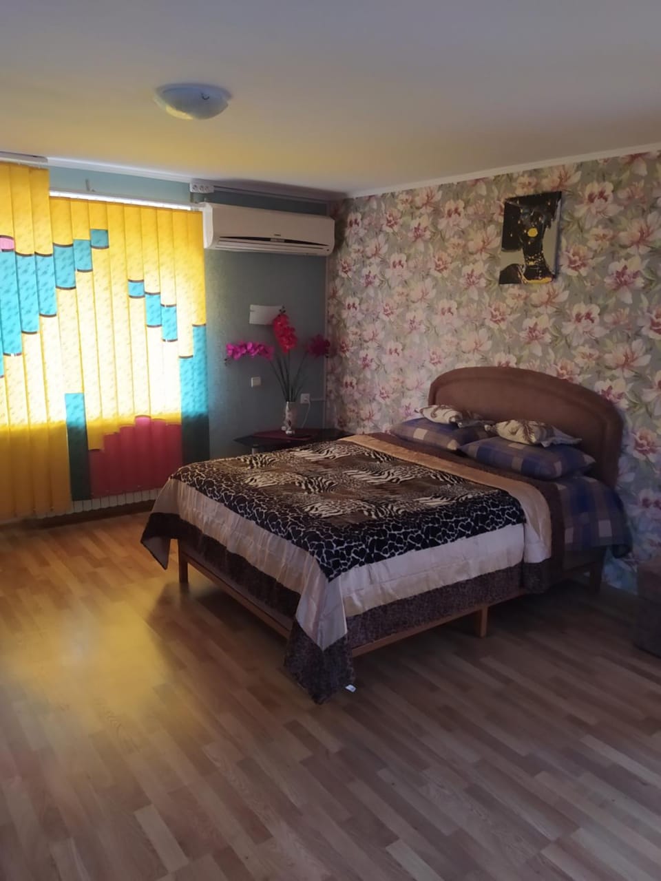 Центр Апартаменти в районі кінотеатра Листопад Apartment in Ukraine