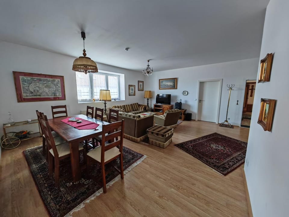 Living room, Dining area