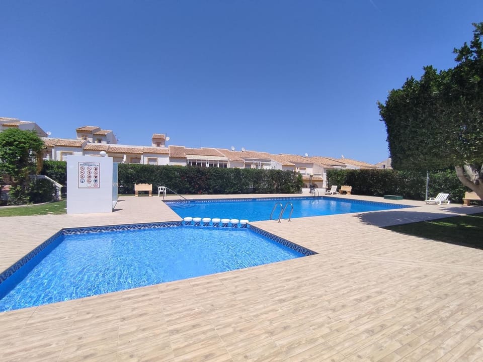 Swimming pool, Swimming pool